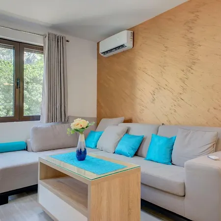 Apartment Medusa Risan Exterior photo