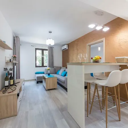 Apartment Medusa Risan Exterior photo