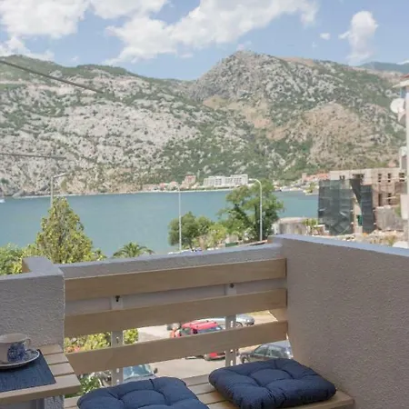 Apartment Medusa Risan Exterior photo